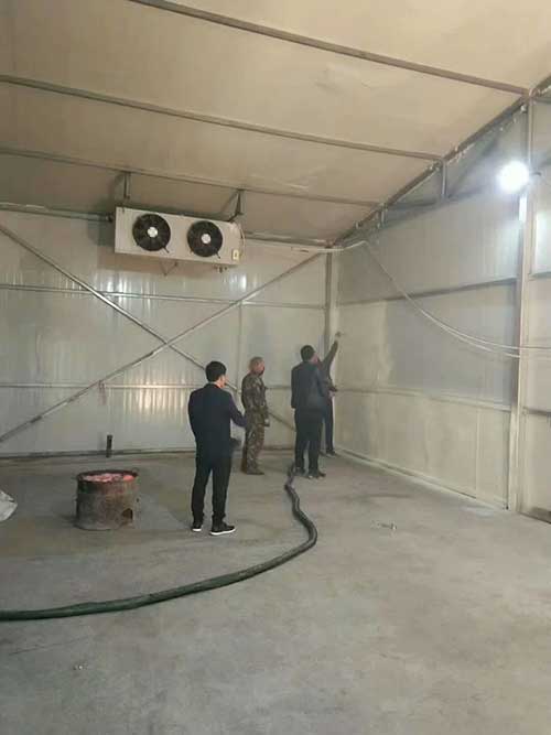江蘇省蘇州市大棚保溫聚氨酯發(fā)泡機施工案例