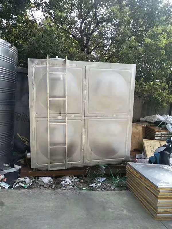 不銹鋼水箱保溫聚氨酯發(fā)泡設(shè)備型號JNJX-III(D)